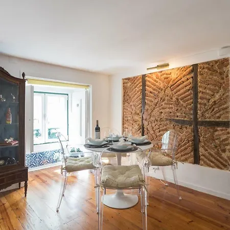 Charming Travessa Do Alcaide Daire Lisboa