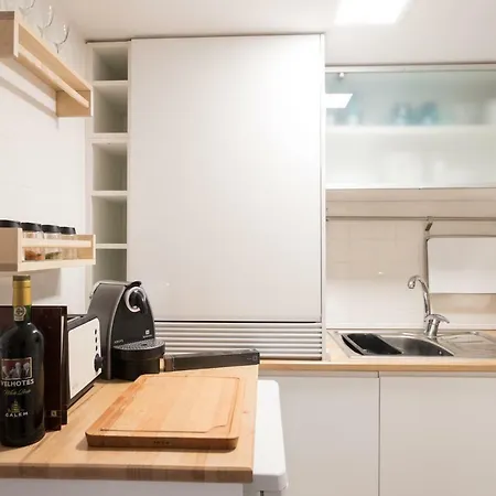Charming Travessa Do Alcaide Apartment